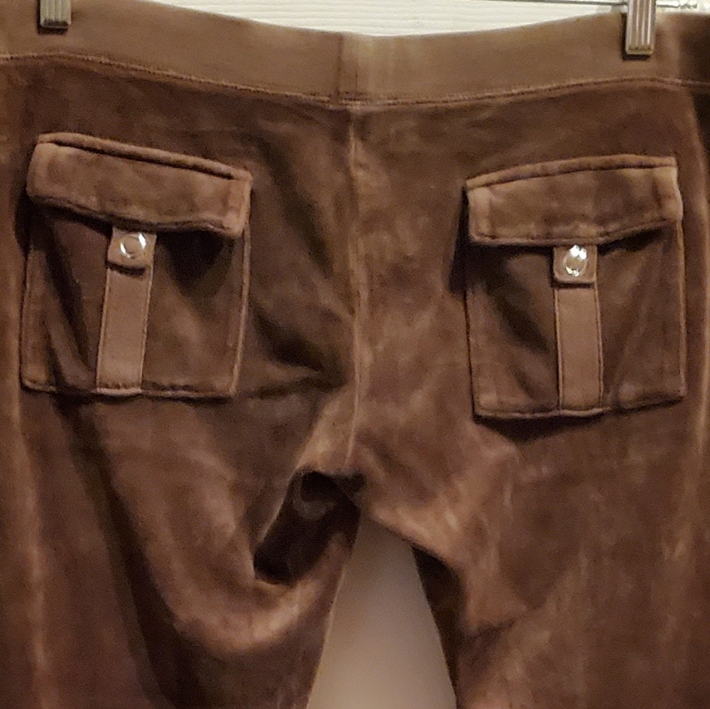 Juicy Couture Brown Velour Snap Back Pockets Brown Velour Pants! (L)